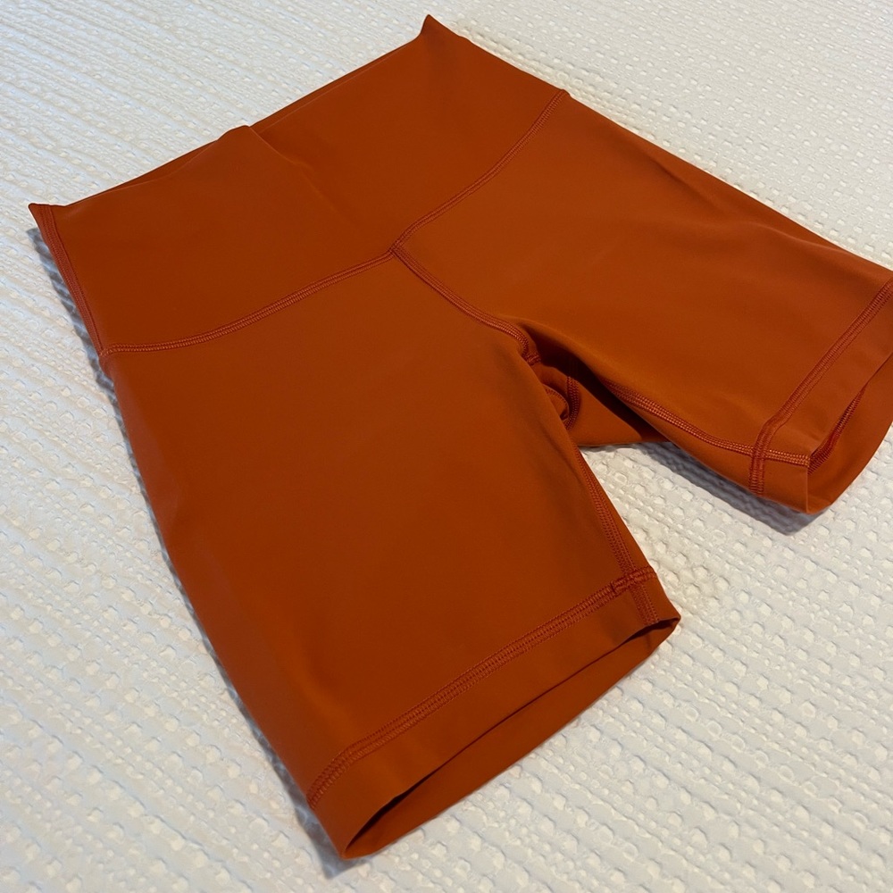 Women’s Lululemon Wunder Train High-Rise Short 6” in Size 6, Canyon Orange